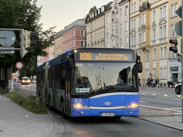 Foto van MVG Solaris Urbino 18 9565 Gelede bus door Stadsbus