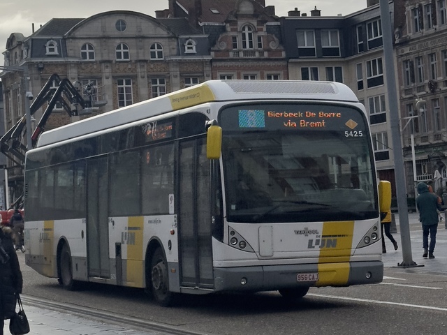 Foto van DeLijn Van Hool A360 Hybrid 5425 Standaardbus door Ovzuidnederland