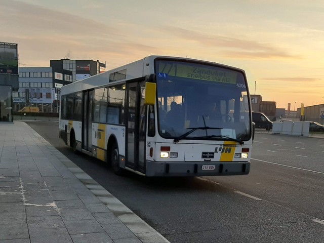 Foto van DeLijn Van Hool A360K 4206 Standaardbus door Jossevb
