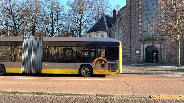 Foto van QBZ Hess LighTram 4218 Dubbelgelede bus door_gemaakt Stadsbus
