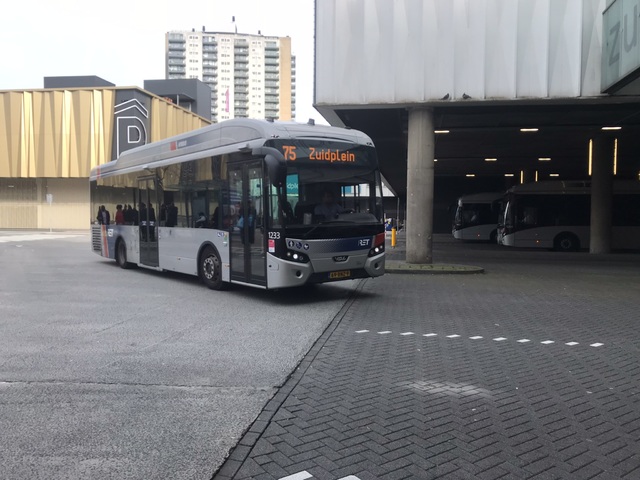 Foto van RET VDL Citea SLE-120 Hybrid 1233 Standaardbus door Rotterdamseovspotter