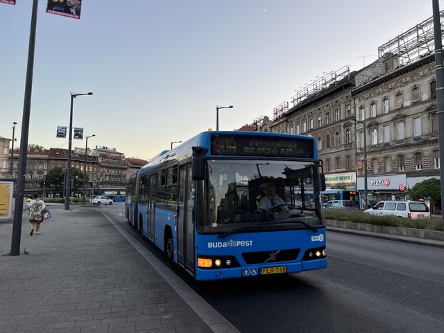 Foto van BKK Volvo 7700A 749 Gelede bus door Stadsbus
