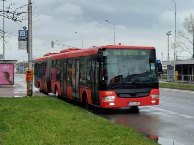 Foto van DPB SOR NB 18 4271 Gelede bus door Jossevb