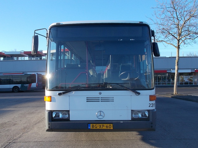 Foto van OVCN Mercedes-Benz O408 2311 Standaardbus door stefan188