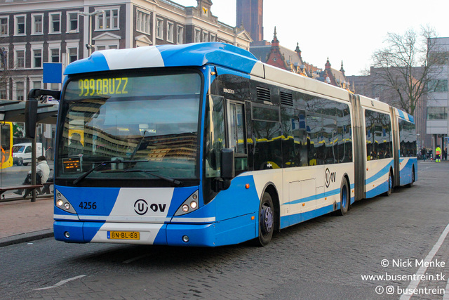 Foto van QBZ Van Hool AGG300 4256 Dubbelgelede bus door_gemaakt Busentrein