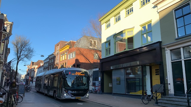 Foto van QBZ Heuliez GX437 ELEC 7404 Gelede bus door_gemaakt Stadsbus
