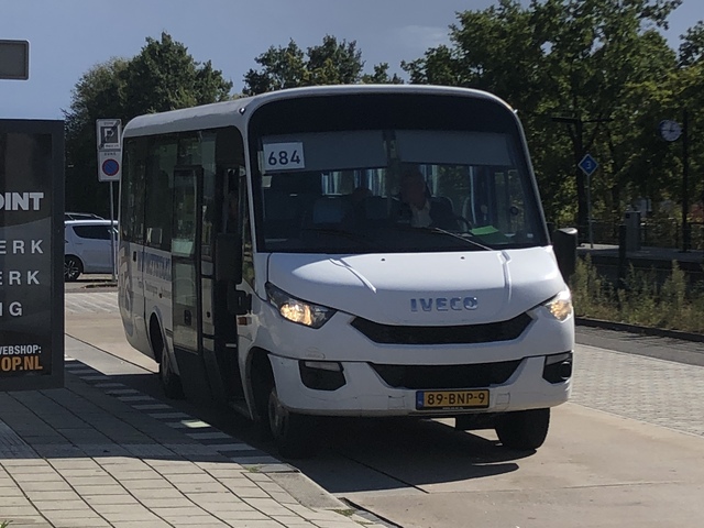 Foto van TTST Iveco Daily 899 Minibus door Ovzuidnederland