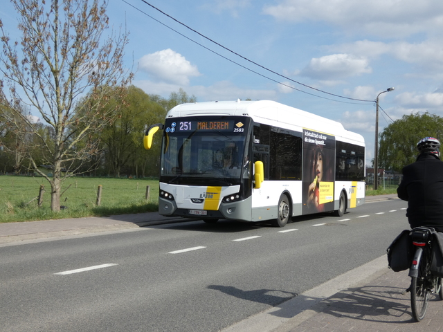 Foto van DeLijn VDL Citea SLE-120 Hybrid 2583 Standaardbus door Delijn821