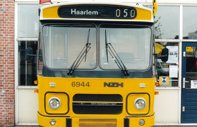 Foto van NZHVM DAF MB200 6944 Standaardbus door wyke2207