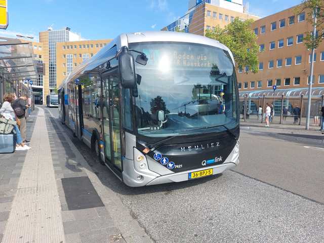 Foto van QBZ Heuliez GX437 ELEC 7421 Gelede bus door Draken-OV