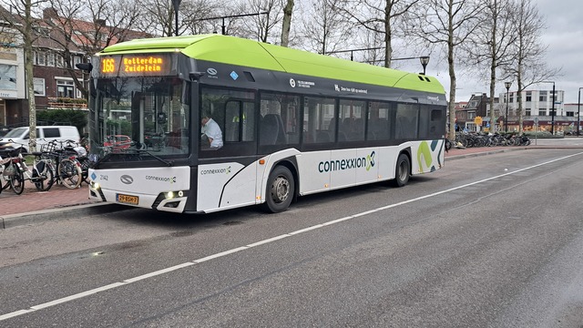 Foto van CXX Solaris Urbino 12 hydrogen 2142 Standaardbus door treinspotterNS
