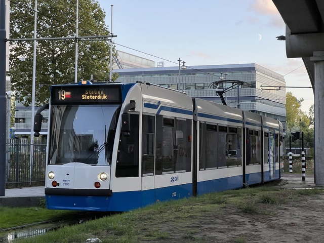 Foto van GVB Siemens Combino 2103 Tram door Stadsbus