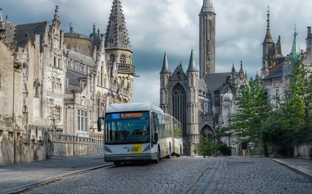 Foto van DeLijn Van Hool AG300 5051 Gelede bus door_gemaakt RoelC
