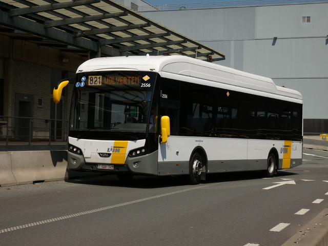 Foto van DeLijn VDL Citea SLE-120 Hybrid 2556 Standaardbus door Delijn821