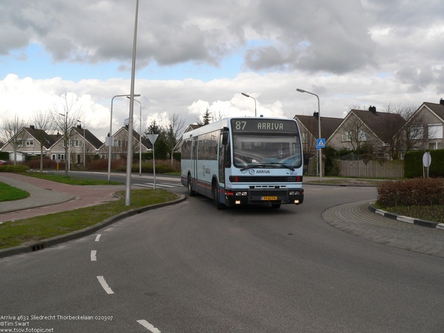 Foto van ARR Den Oudsten B89 4632 Standaardbus door tsov