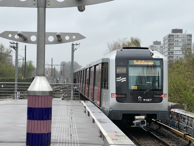 Foto van GVB M5/M6 115116 Metro door Stadsbus