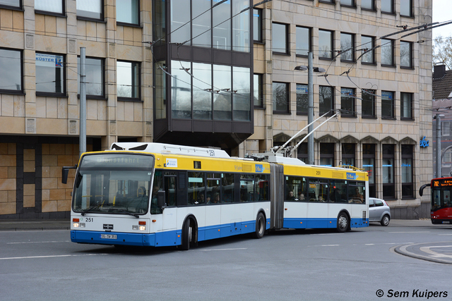 Foto van SWS Van Hool AG300T 251 Gelede bus door RW2014