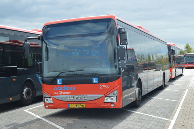 Foto van CXX Iveco Crossway LE (13mtr) 2758 Standaardbus door wyke2207