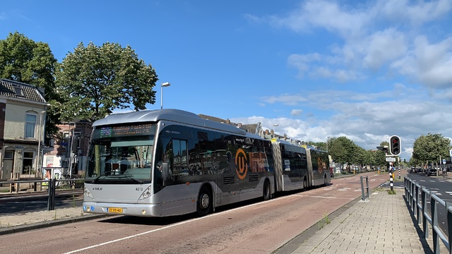Foto van QBZ Van Hool AGG300 4212 Dubbelgelede bus door_gemaakt Stadsbus