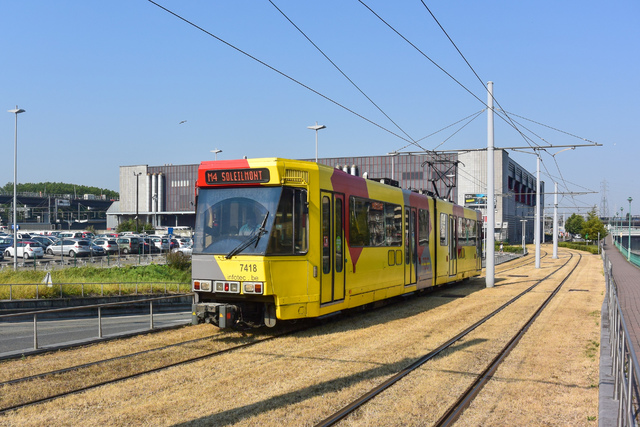 Foto van TEC BN LRV 7418 Tram door NLRail