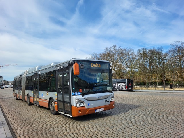 Foto van MIVB Iveco Urbanway 18 Hybrid 9322 Gelede bus door VoidecxOV