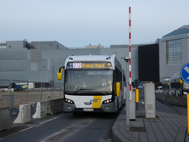 Foto van DeLijn VDL Citea SLFA-180 Hybrid 2788 Gelede bus door_gemaakt Delijn821