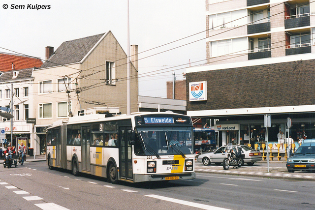 Foto van GVM Van Hool AG280T 227 Gelede bus door RW2014
