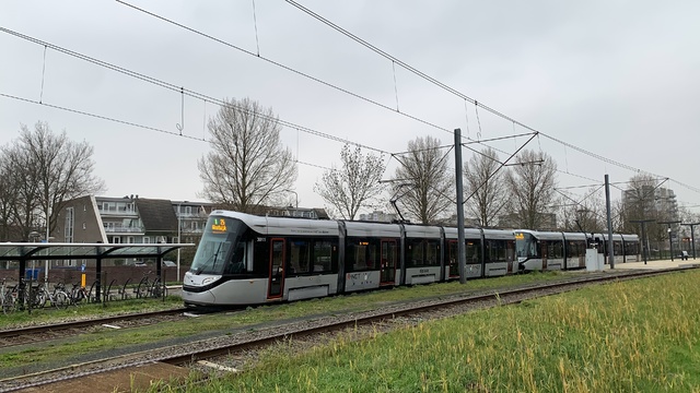 Foto van GVB 15G-tram (Urbos) 3011 Tram door_gemaakt Stadsbus