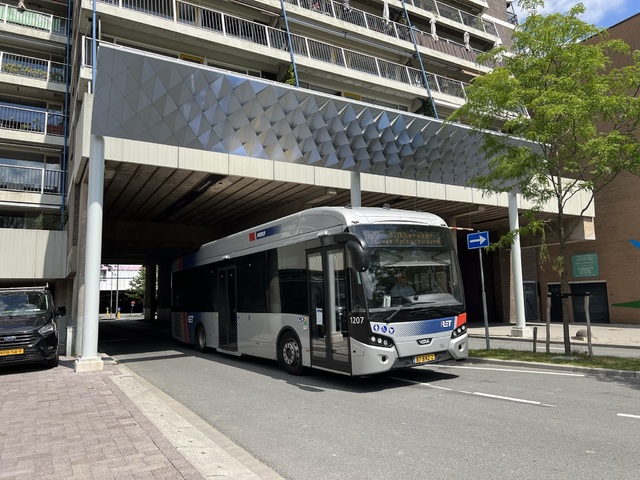 Foto van RET VDL Citea SLE-120 Hybrid 1207 Standaardbus door Stadsbus