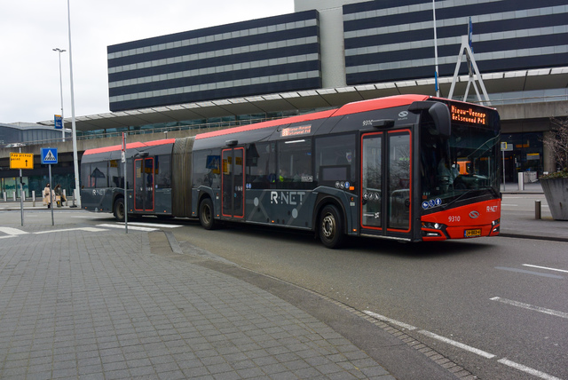 Foto van CXX Solaris Urbino 18 9310 Gelede bus door NLRail