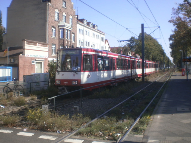 Foto van Rheinbahn Stadtbahnwagen B 4216 Tram door Perzik