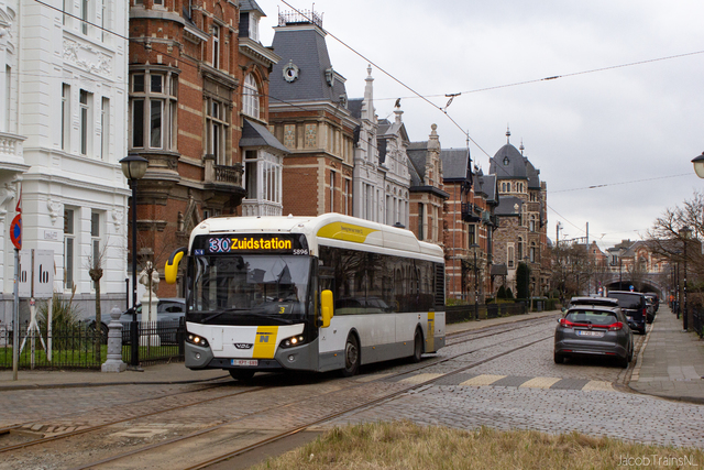 Foto van DeLijn VDL Citea SLF-120 Hybrid 5896 Standaardbus door JacobTrains