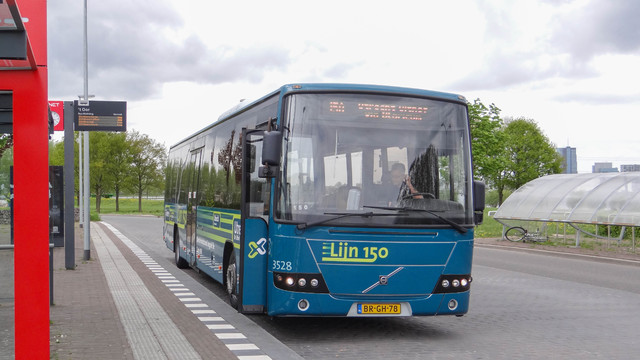 Foto van CXX Volvo 8700 RLE 3528 Standaardbus door OVdoorNederland
