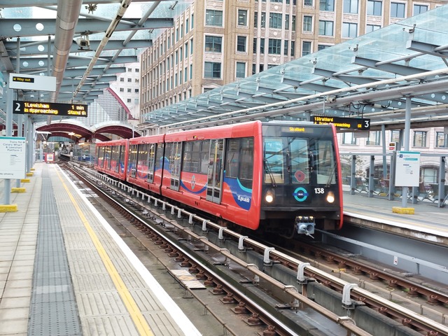Foto van DLR Docklands B07 138 Metro door_gemaakt Jossevb
