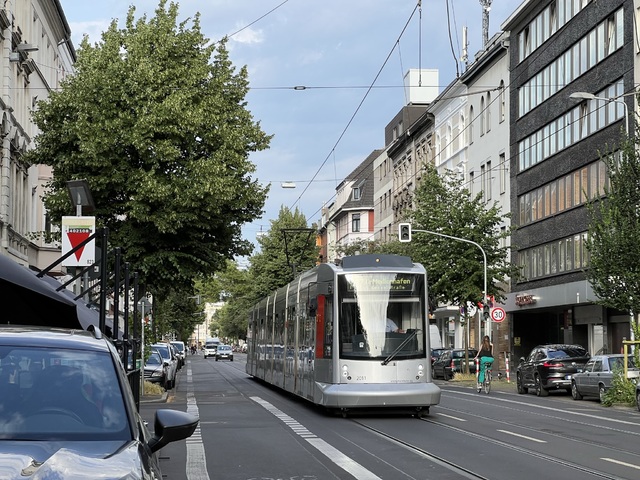 Foto van Rheinbahn NF10 2011 Tram door_gemaakt Stadsbus