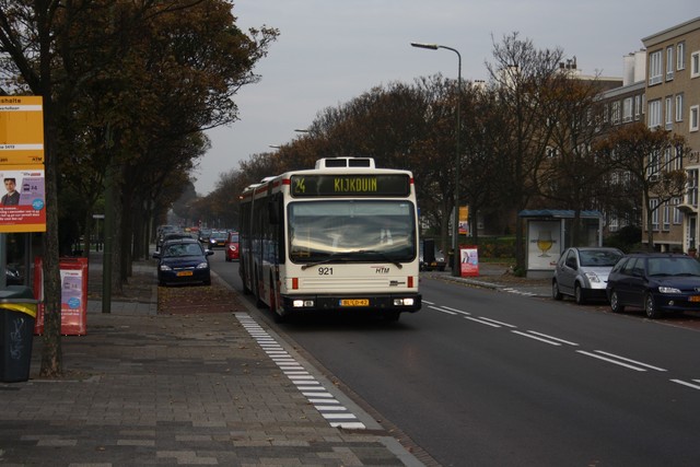 Foto van HTM Den Oudsten B93 921 Gelede bus door dmulder070
