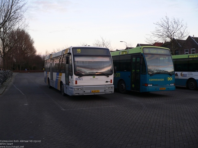 Foto van CXX Den Oudsten B95 8061 Standaardbus door tsov