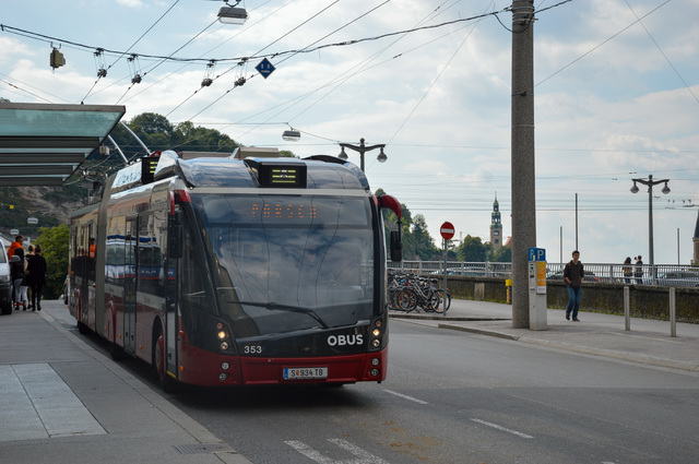Foto van Salzburg Solaris Trollino 18 353 Gelede bus door_gemaakt Pakjesboot12