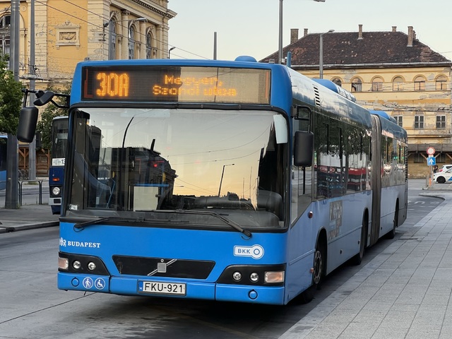 Foto van BKK Volvo 7700A 921 Gelede bus door Stadsbus