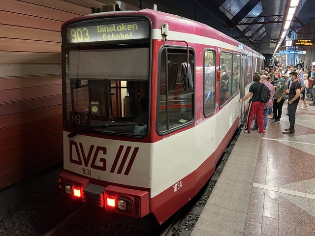 Foto van DVG Düwag GT10NC-DU 1034 Tram door Stadsbus