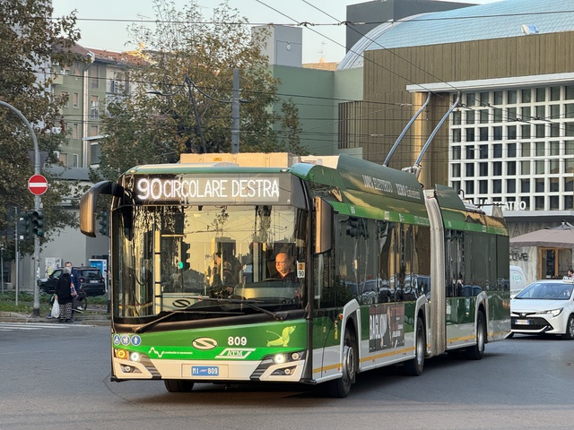 Foto van ATM Solaris Trollino 18 809 Gelede bus door Stadsbus