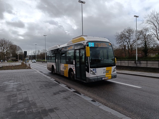 Foto van DeLijn Van Hool A309 Hybrid 2453 Midibus door_gemaakt BusfanTom