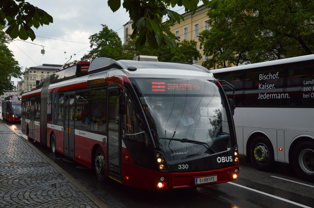 Foto van Salzburg Solaris Trollino 18 330 Gelede bus door_gemaakt Pakjesboot12