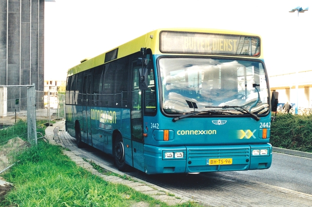 Foto van CXX Den Oudsten B95 2442 Standaardbus door wyke2207