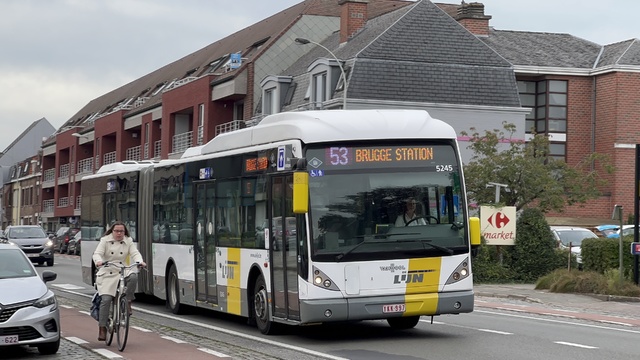 Foto van DeLijn Van Hool AG300 5245 Gelede bus door Stadsbus