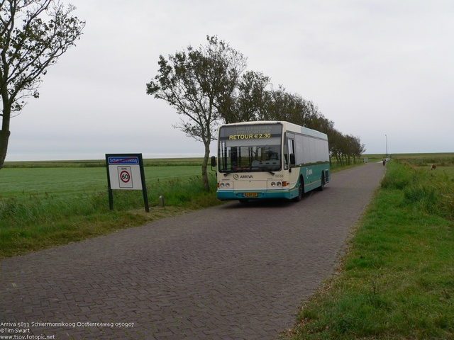 Foto van ARR Berkhof 2000NLF 5833 Standaardbus door tsov