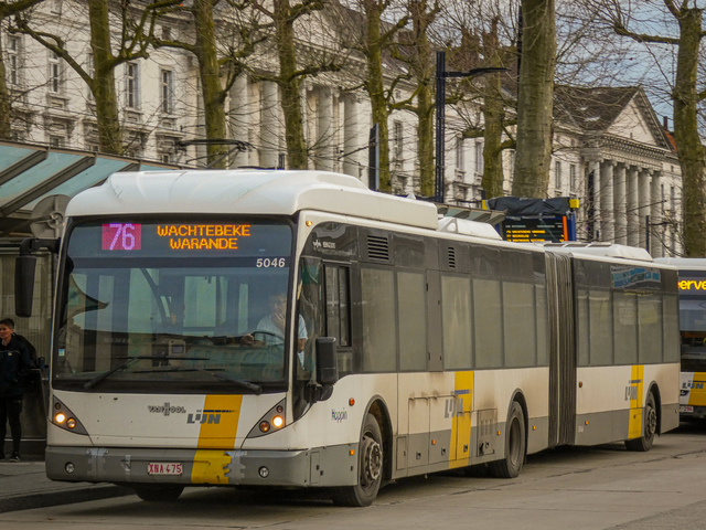 Foto van DeLijn Van Hool AG300 5046 Gelede bus door_gemaakt Delijn821