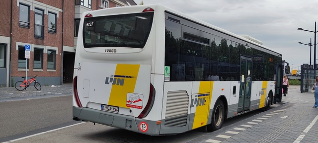 Foto van DeLijn Iveco Crossway LE (12mtr) 5737 Standaardbus door MHVentura