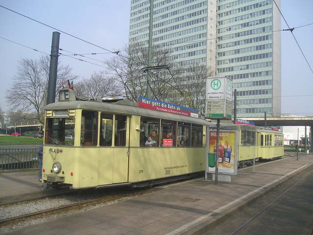Foto van Rheinbahn Diverse trams 379 Tram door Perzik