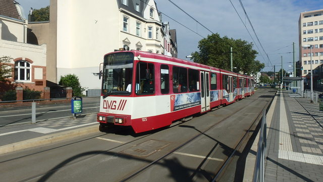Foto van DVG Düwag GT10NC-DU 1025 Tram door_gemaakt Perzik